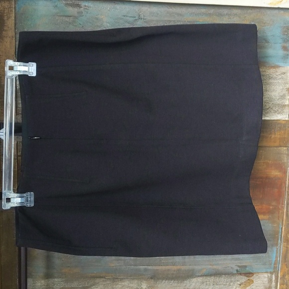 NWT M.M. LaFleur Crosby Skirt - Textured Ponte in Lava - 1+ - Picture 4 of 9